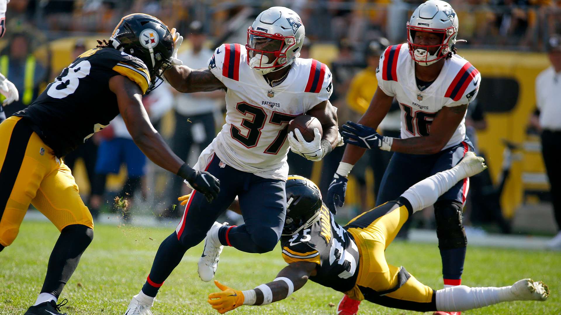 本泽马收入大增但难掩在沙特的失落与不满情绪